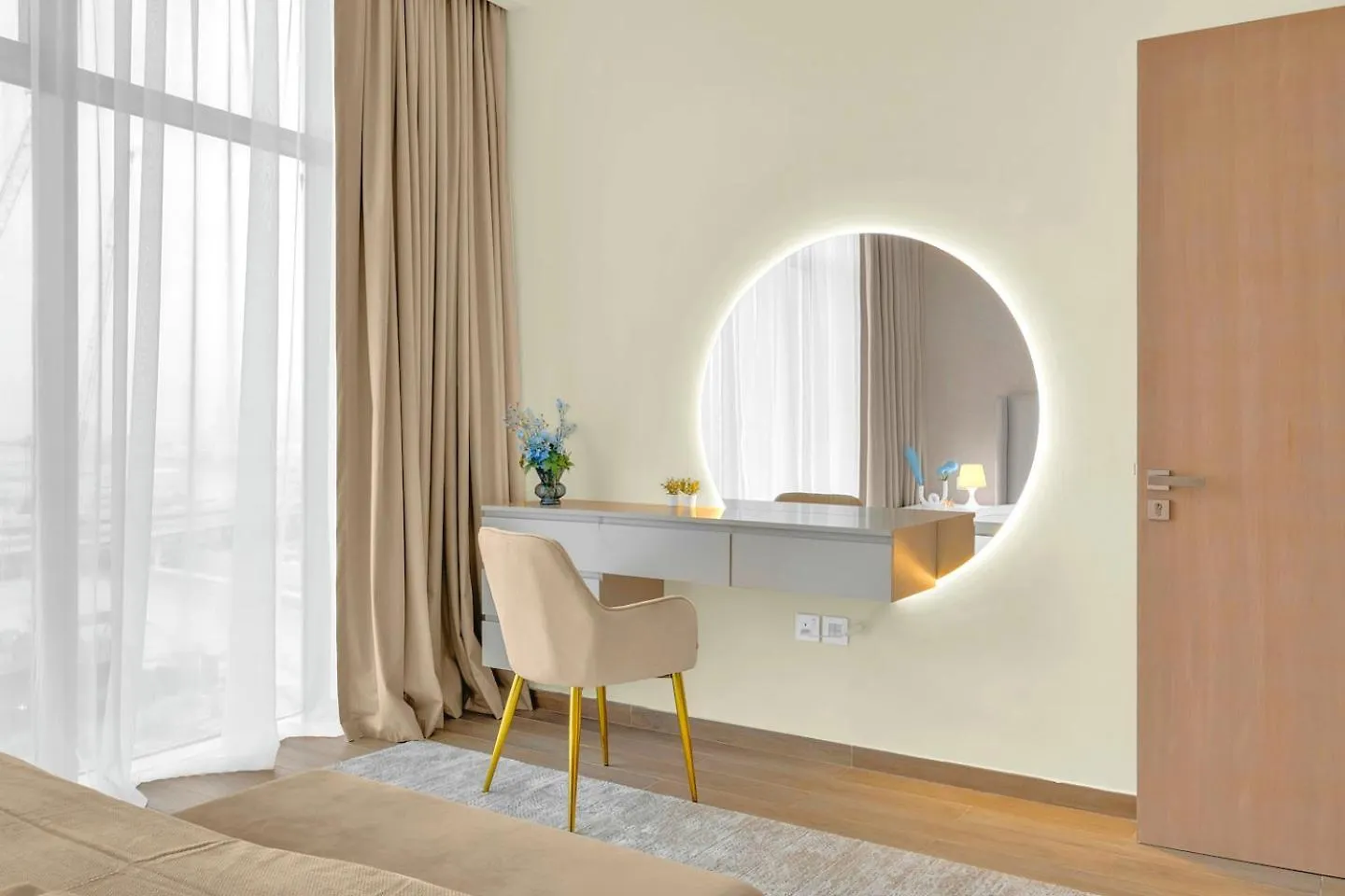Refined 2 & Half Br In Mada Residences Near Dubai Mall Apartment